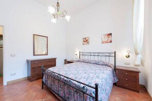 1 camera, ferro/asse da stiro, Wi-Fi