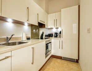 Apartment, 1 Doppelbett, Nichtraucher | Eigene Küche | Großer Kühlschrank, Mikrowelle, Ofen, Herdplatte