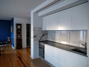 Superior Apartment, 2 Bedrooms, Non Smoking | Private kitchen - Central Lisbon Apartments Tivoli (Lisbon)