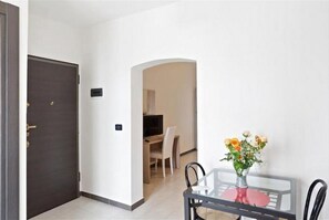 Dining - Cozy Apartment Steps from the City Center (Bari)