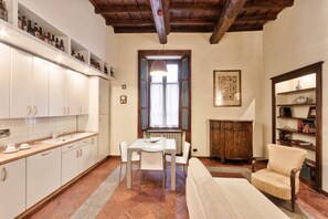 Interior - Charming apartment in the historic center, a few meters from Piazza Castello and very close to all the main monuments of the city, reachable on foot. You can enjoy all the beauties of Turin in complete freedom, between an aperitif in the city center, a v (Torino)
