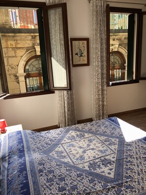 2 habitaciones, tabla de planchar con plancha y wifi gratis