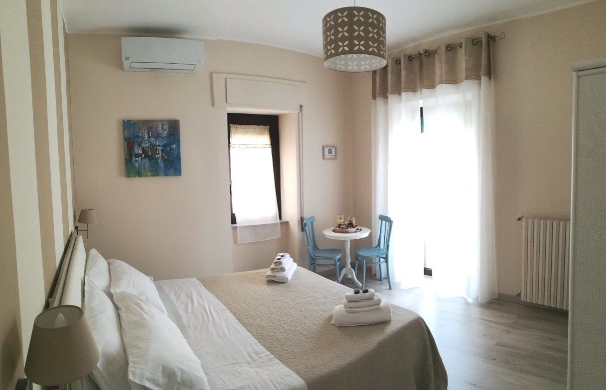 Camera doppia | Con stile personalizzato, con arredamento individuale, una scrivania