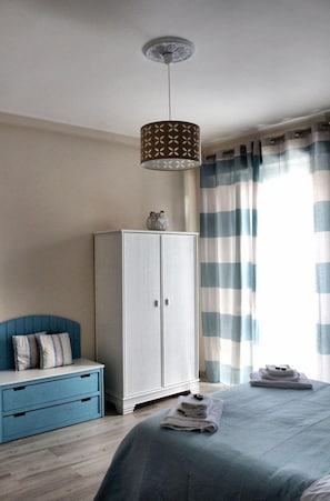 Triple Room | Individually decorated, individually furnished, desk, soundproofing - B&B Donna Melina (Mileto)