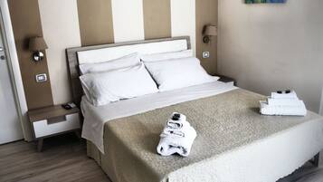 Double Room | Individually decorated, individually furnished, desk, soundproofing