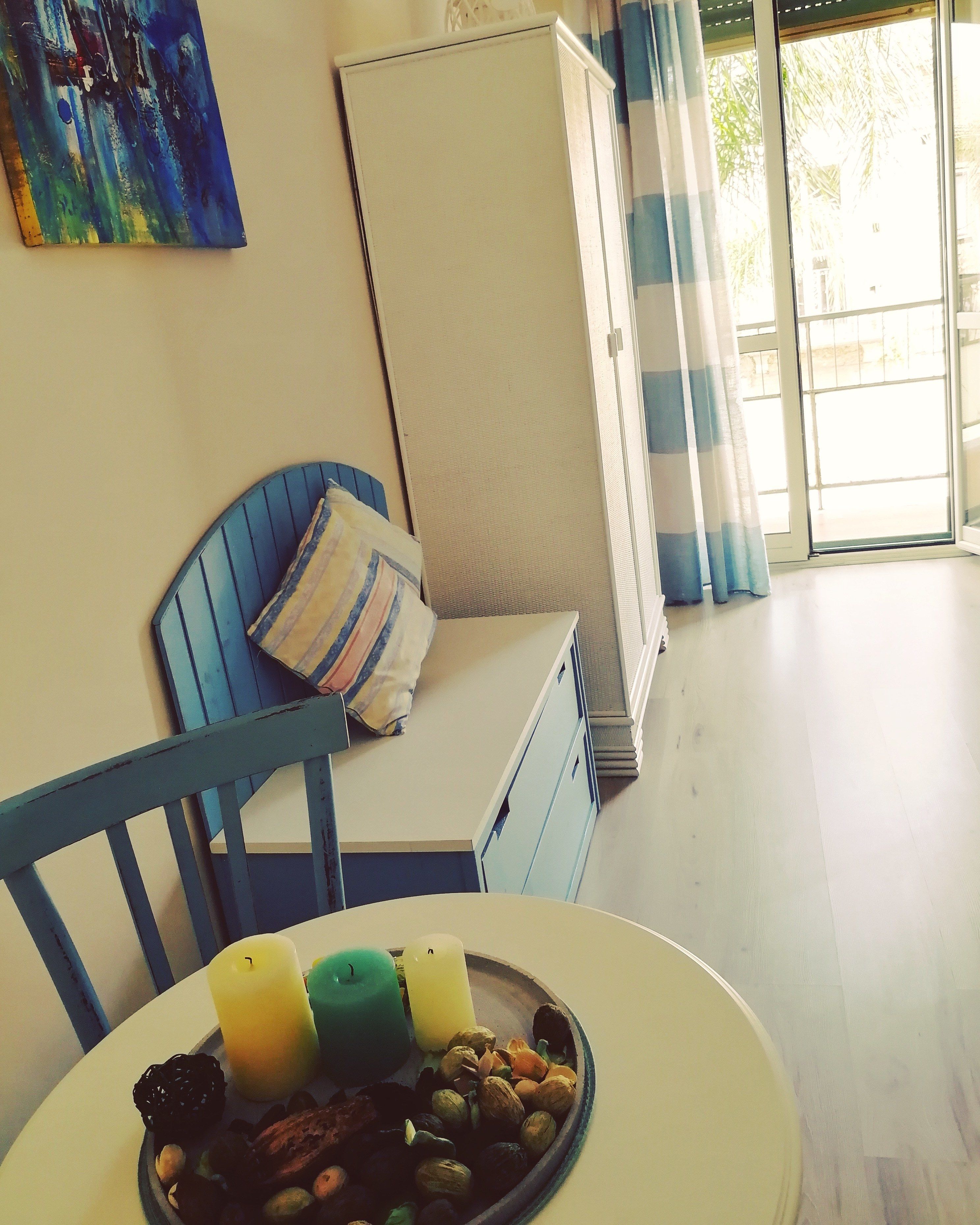 ห้องทริปเปิล | ห้องพักตกแต่งอย่างมีเอกลักษณ์, ตกแต่งพิเศษโดยเฉพาะ, โต๊ะทำงาน