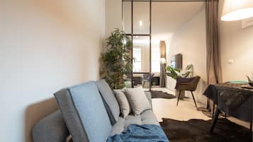 Luxury Double or Twin Room, 1 Queen Bed with Sofa bed | In-room dining