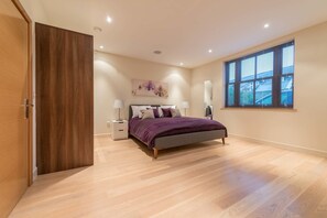 2 chambres, literie de qualité supérieure, fer et planche à repasser