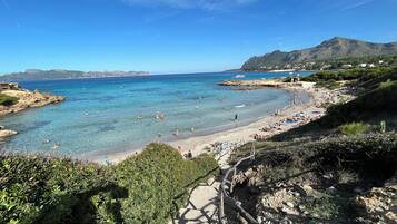 In Strandnähe, Liegestühle