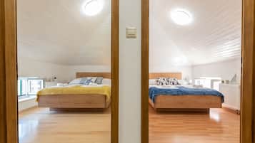4 bedrooms, in-room safe, iron/ironing board, free WiFi