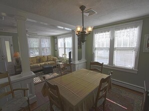 Dining - 2 Blocks to Beach & Shopping. 4 Bedrooms, Sleeps 8 Guests. (Cape May)