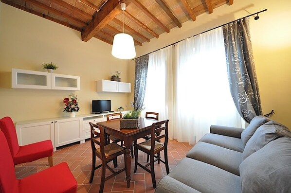 Apartment, 2 Bedrooms | Living room | Flat-screen TV - Hefesto (Florence)