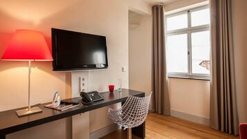 Suite | Living area | Flat-screen TV