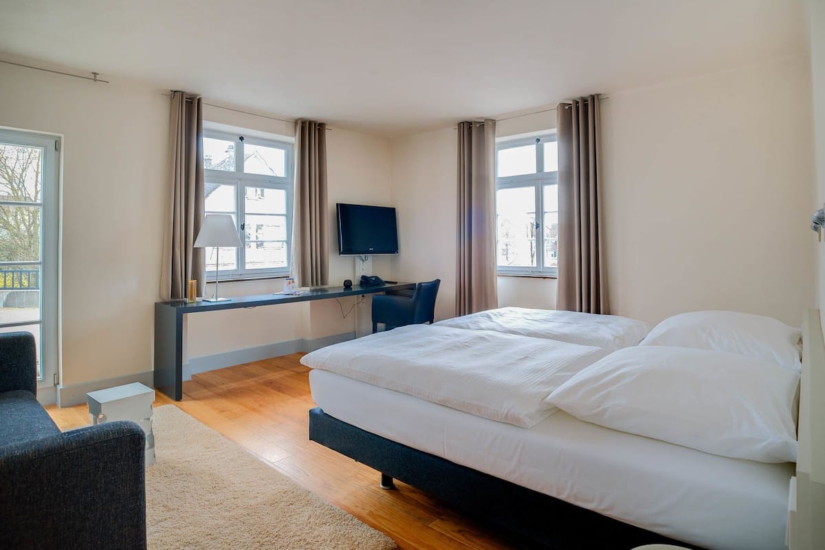 Standard Double Room | Desk, cots/infant beds, rollaway beds, free WiFi