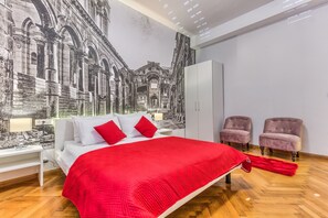 Habitación doble estándar, 1 cama Queen size, para no fumadores | Minibar, caja de seguridad en la habitación y escritorio 