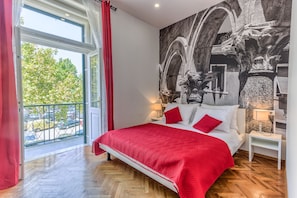 Habitación estándar, 1 cama de matrimonio, no fumadores | Minibar, caja fuerte, escritorio y cortinas opacas