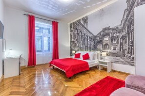 Habitación doble estándar, 1 cama Queen size, para no fumadores | Minibar, caja de seguridad en la habitación y escritorio 