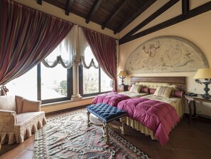 Luxe villa, 4 slaapkamers | Lakens van Egyptisch katoen, luxe beddengoed, geluiddichte muren