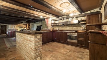Luxury Villa, 4 Bedrooms | Private kitchen