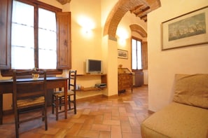 Studio | Essbereich im Zimmer