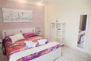 Classic Double Room | Peralatan tempat tidur premium, dihias secara berasingan 