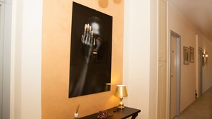 Interior entrance - B&B Napoli Capitale (Naples)