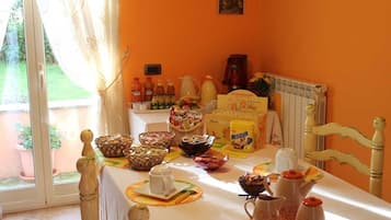 Bao gồm bữa sáng buffet hàng ngày