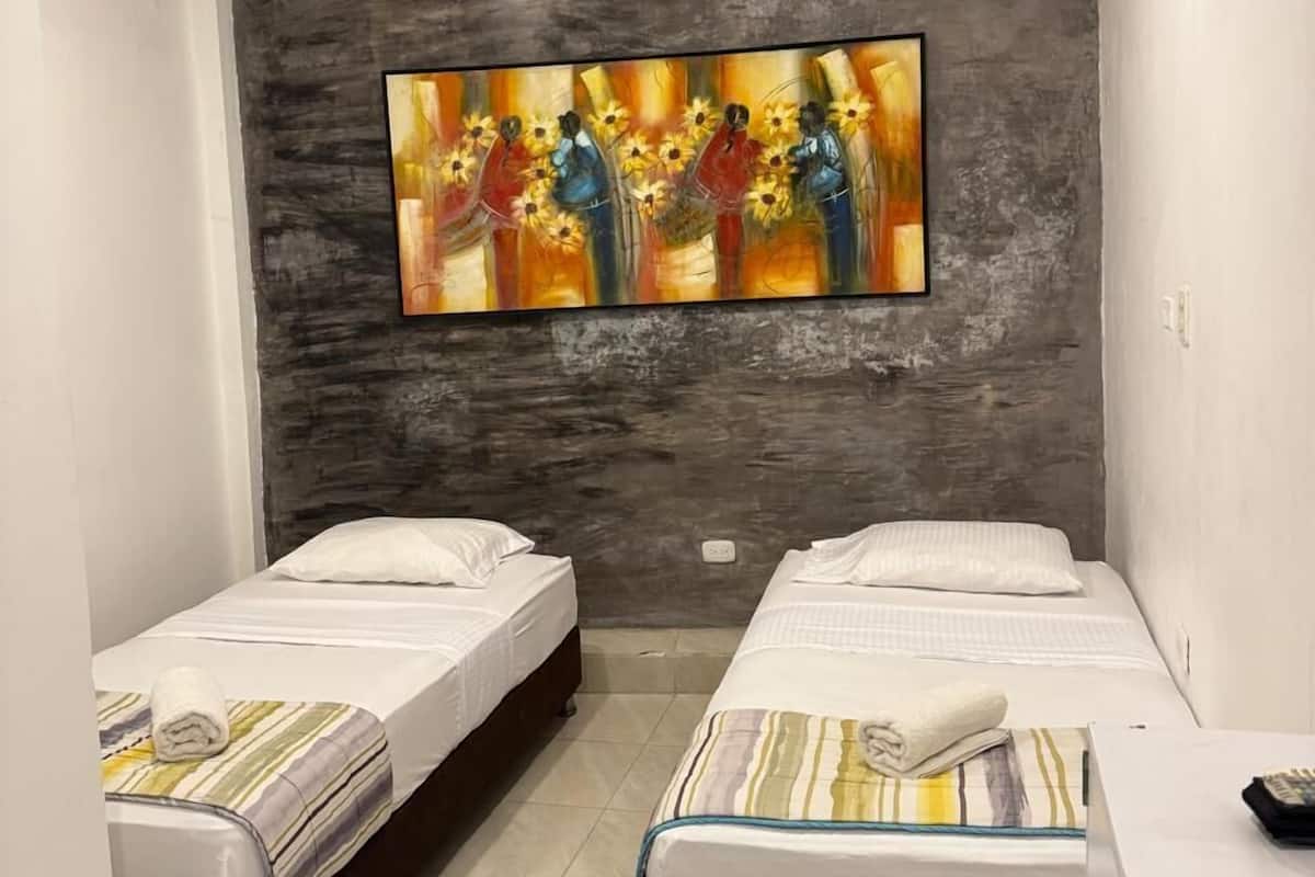 Habitación Confort con 2 camas individuales, 2 camas individuales, no fumadores | Wifi gratis y ropa de cama