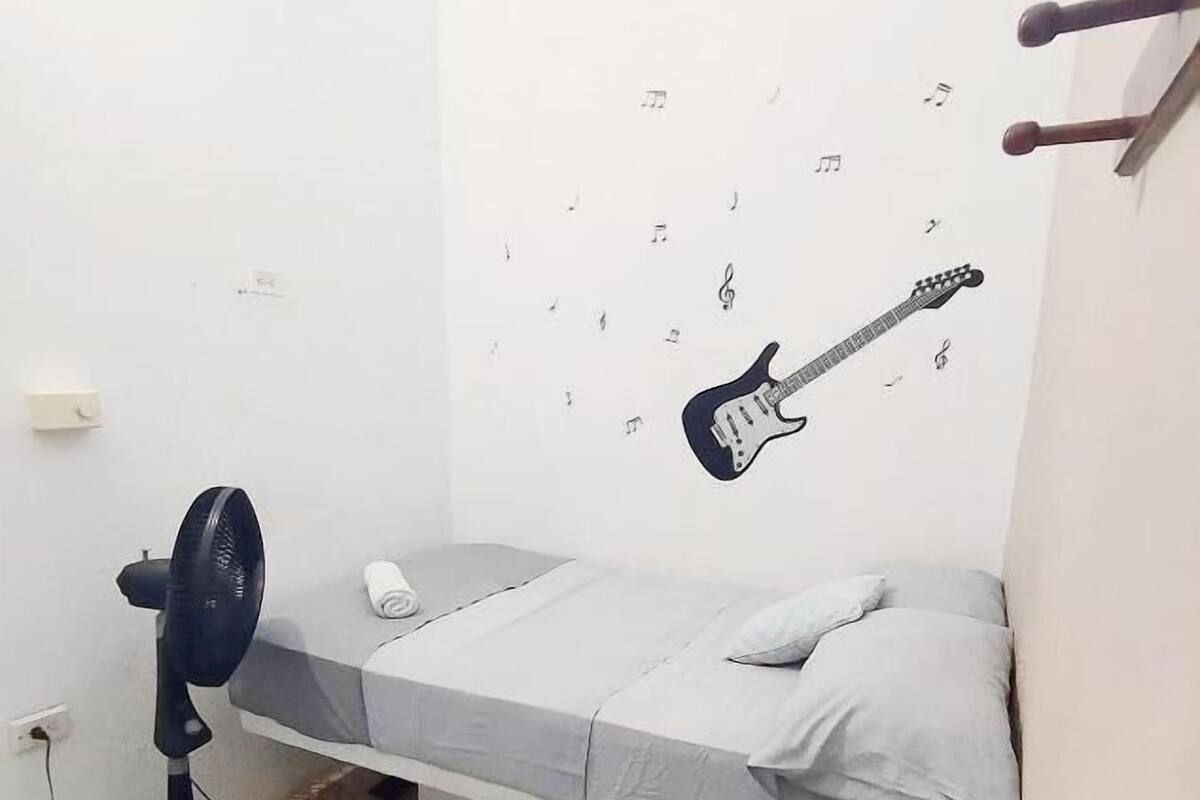 Quarto solteiro, 1 cama de solteiro, para não fumantes | Wi-Fi de cortesia, roupa de cama