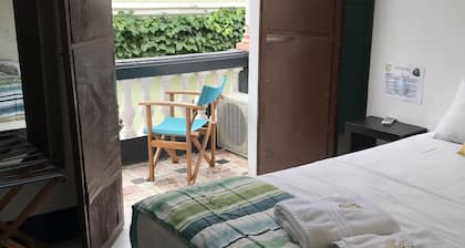 Hostal 1811 - Hostel