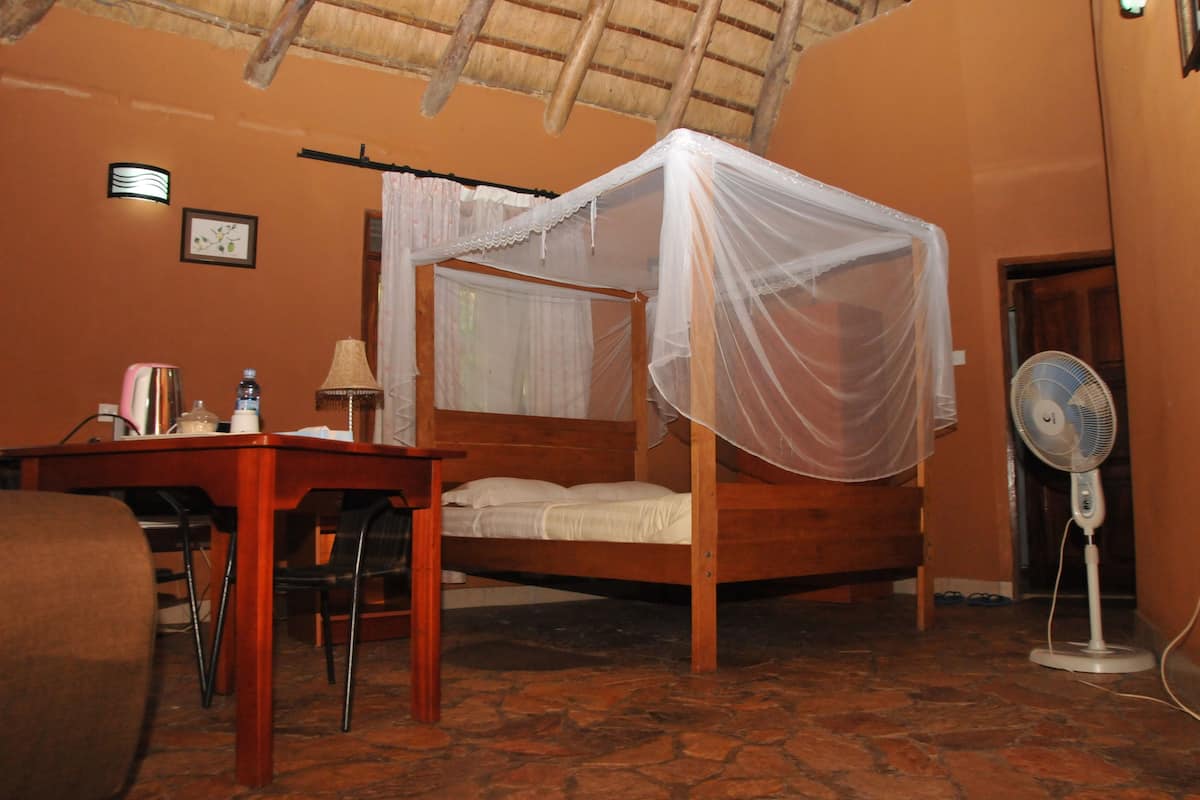 Deluxe Double Room | Desk, rollaway beds (surcharge), WiFi (free), bed sheets