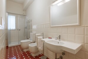Apartment, 3 Bedrooms | Bathroom