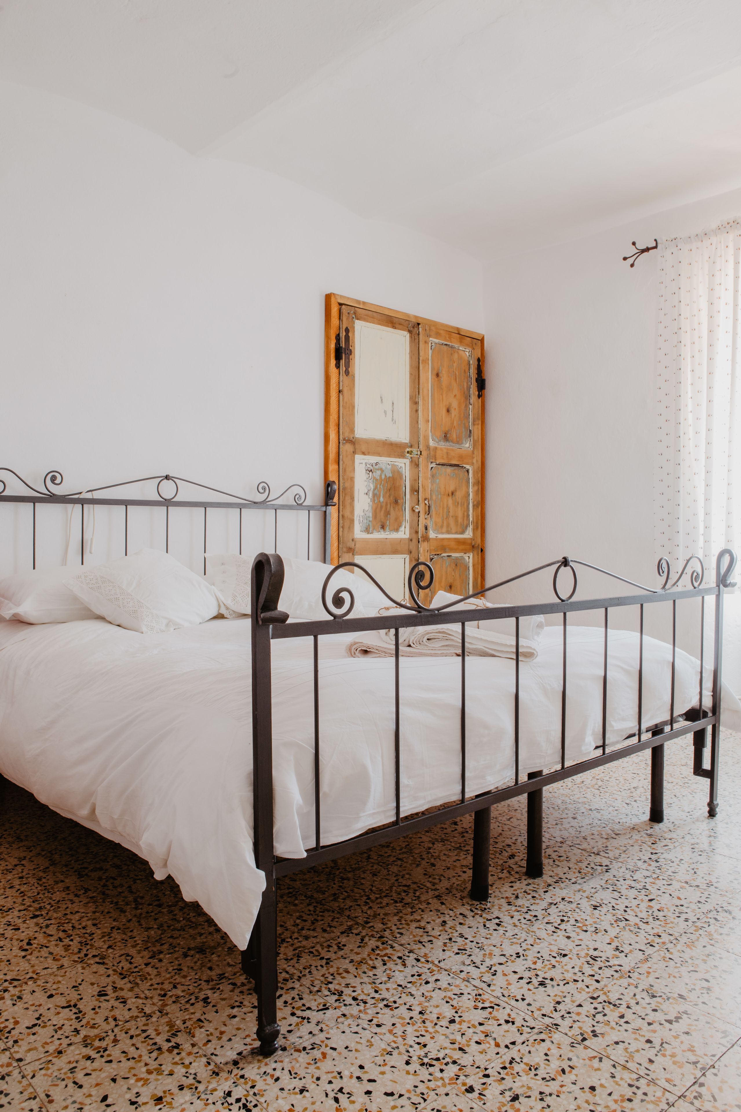 Quadruple Room | Desk, rollaway beds, free WiFi, bed sheets