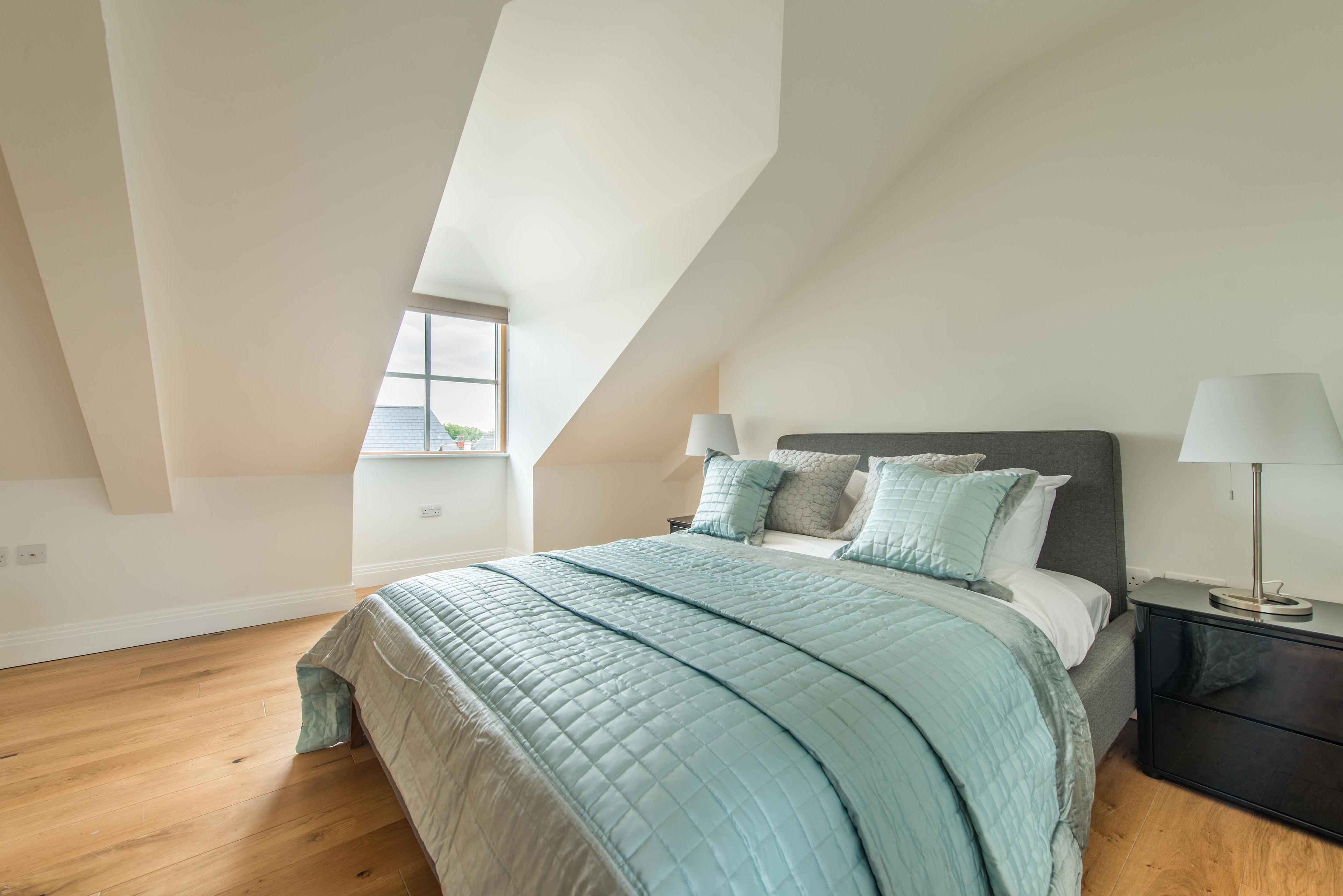 Comfort Apartment, 2 Bedrooms, Non Smoking | 2 bedrooms, individually decorated, individually furnished, desk