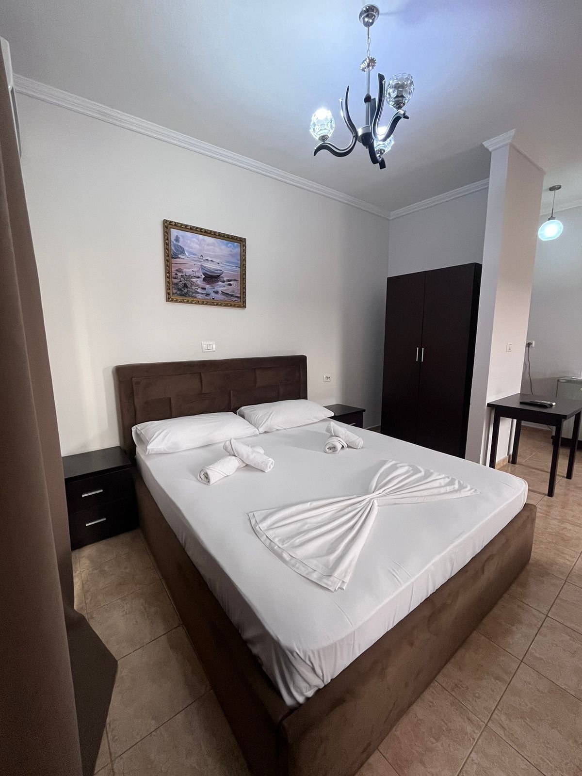 Decoración personalizada, muebles diferentes y escritorio 