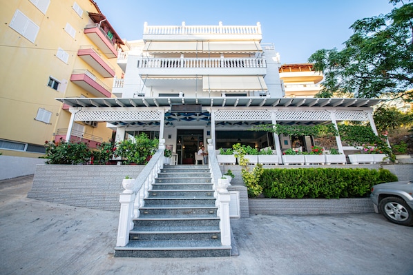 Front of property - Hotel Primavera (Sarandë)