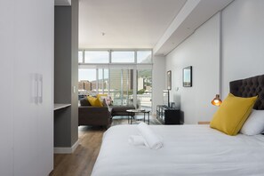 Deluxe Apartment | 1 bedroom, desk, iron/ironing board, free WiFi