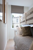 Comfort Apartment, 2 Bedrooms, Non Smoking | 2 bedrooms, individually decorated, individually furnished, desk