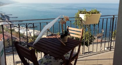 Un Oblò sul Mare