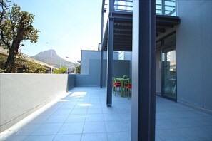Comfort Apartment | Balcony - Sloane Square 7 (Cape Town)