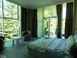 Luxury Suite, 1 King Bed, Balcony