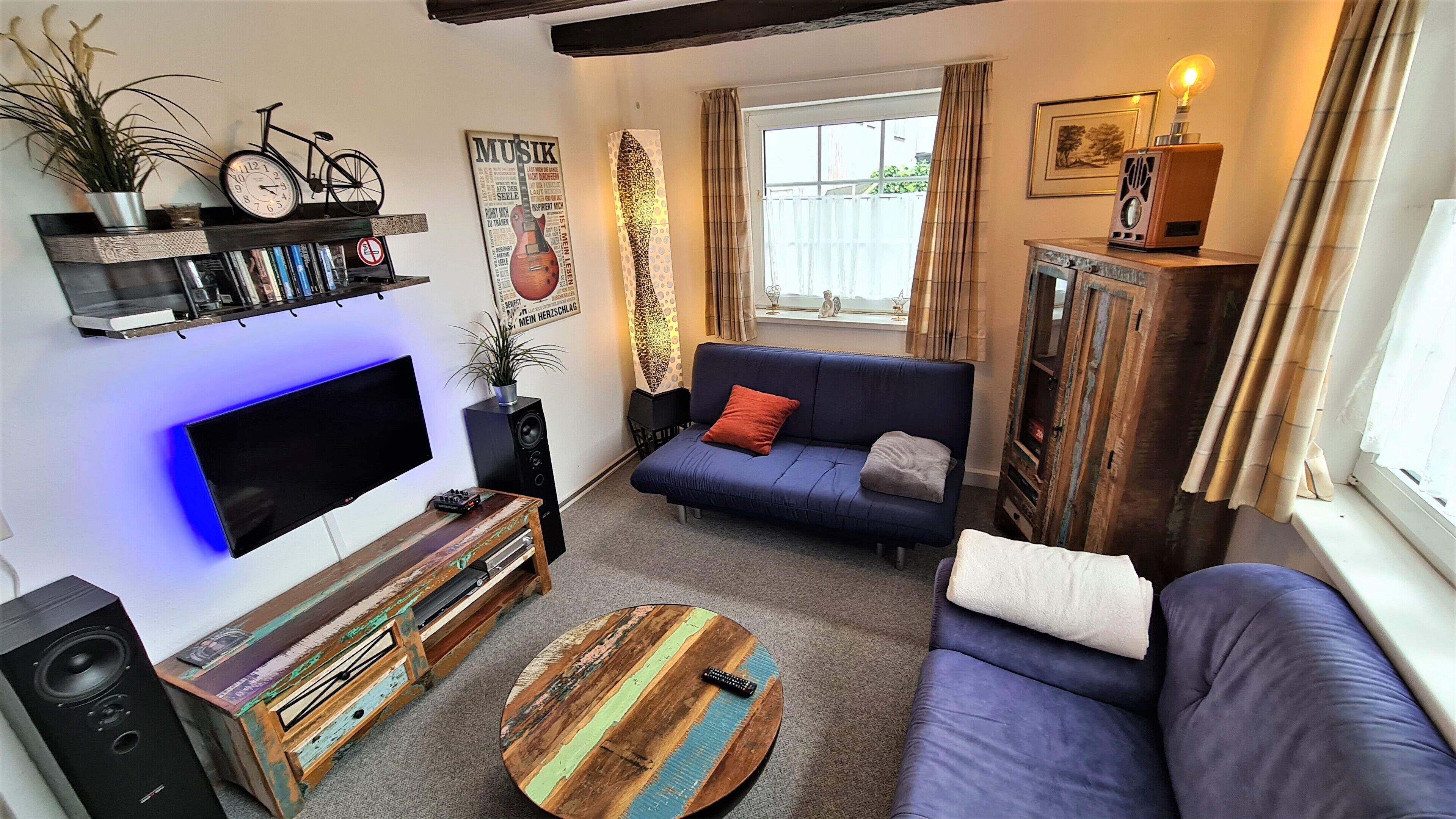 Comfort-Apartment, Erdgeschoss (Parklife Apartment - PLA 50) | Wohnbereich | Bücher, Stereoanlage