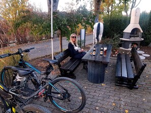 BBQ/picnic area - Parklife Apartments (Winterberg)