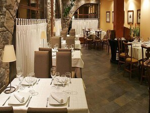 Restaurant - Hotel Casbas (Sabinanigo)