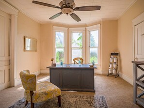 Lobby - Magpie Inn (Mineral Wells)