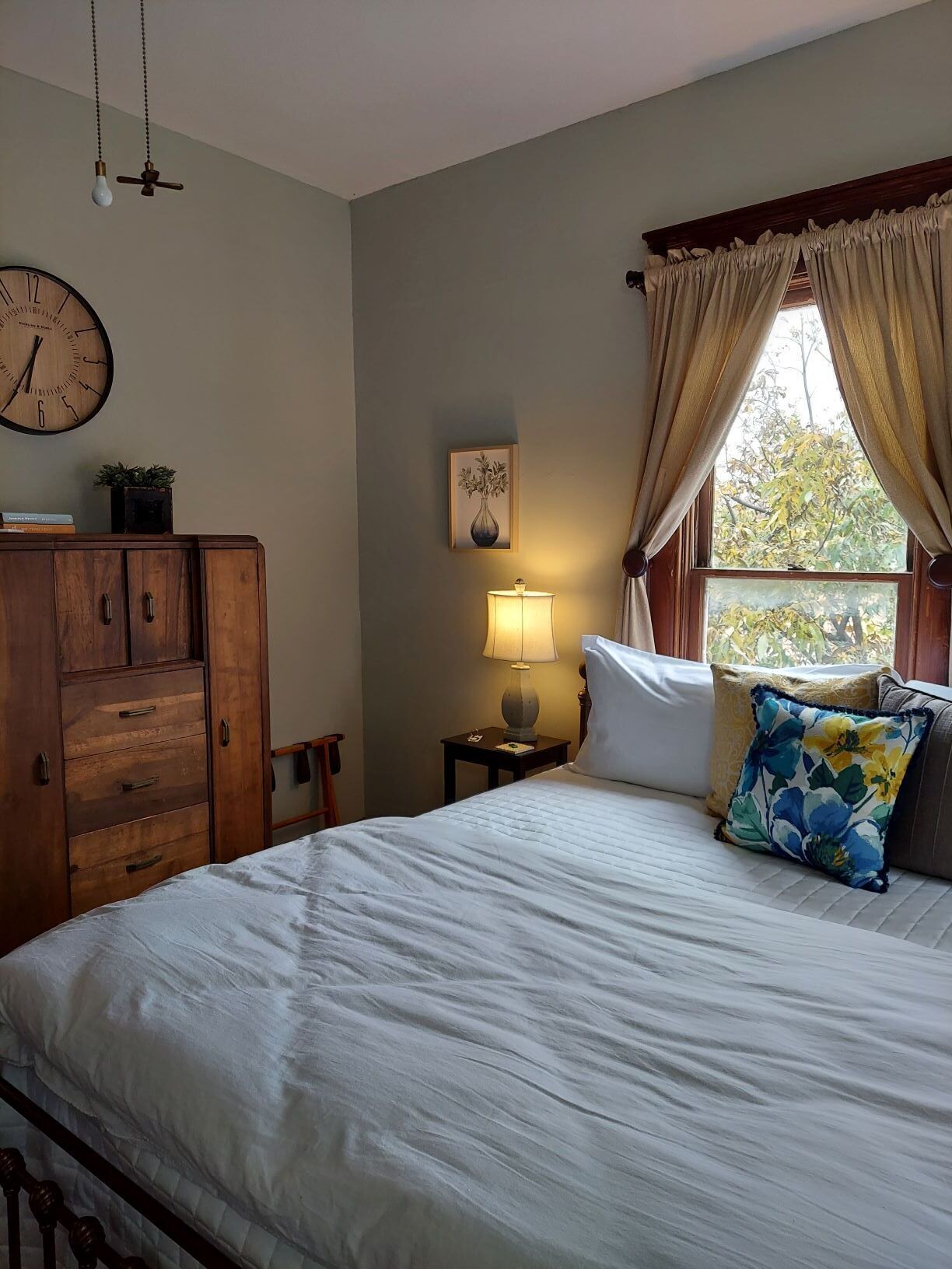 Signature Room, 1 King Bed | 5 bedrooms, Egyptian cotton sheets, premium bedding, down comforters