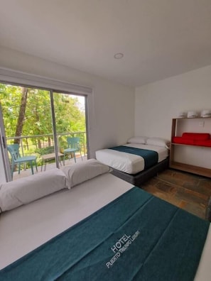 Chambre Triple Familiale, balcon | Wi-Fi gratuit, draps fournis