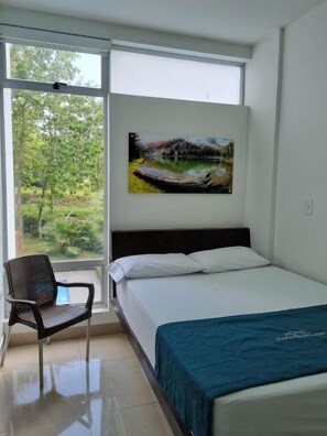 標準雙人房, 泳池景觀 | 免費無線上網、床單