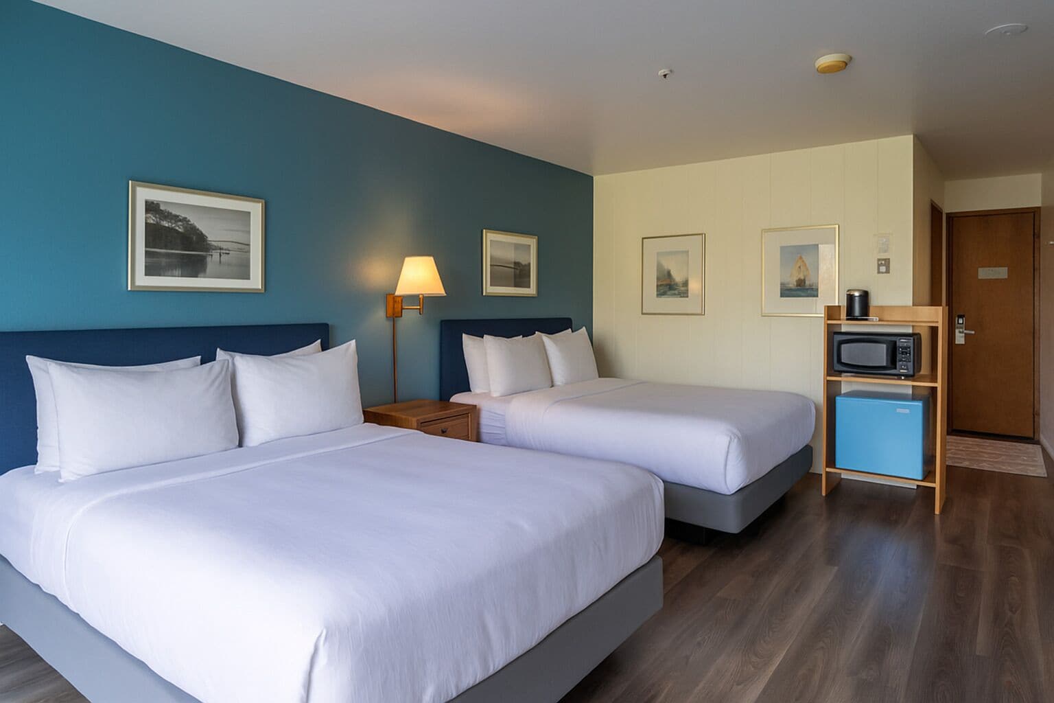 Waterfront 2 Queens, Pets | Iron/ironing board, free WiFi, bed sheets