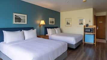 Waterfront 2 Queens, Pets | Iron/ironing board, free WiFi, bed sheets